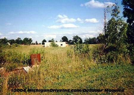 Burnside Drive-In Theatre - Burnside Snackbar 1996 Courtesy Outdoor Moovies